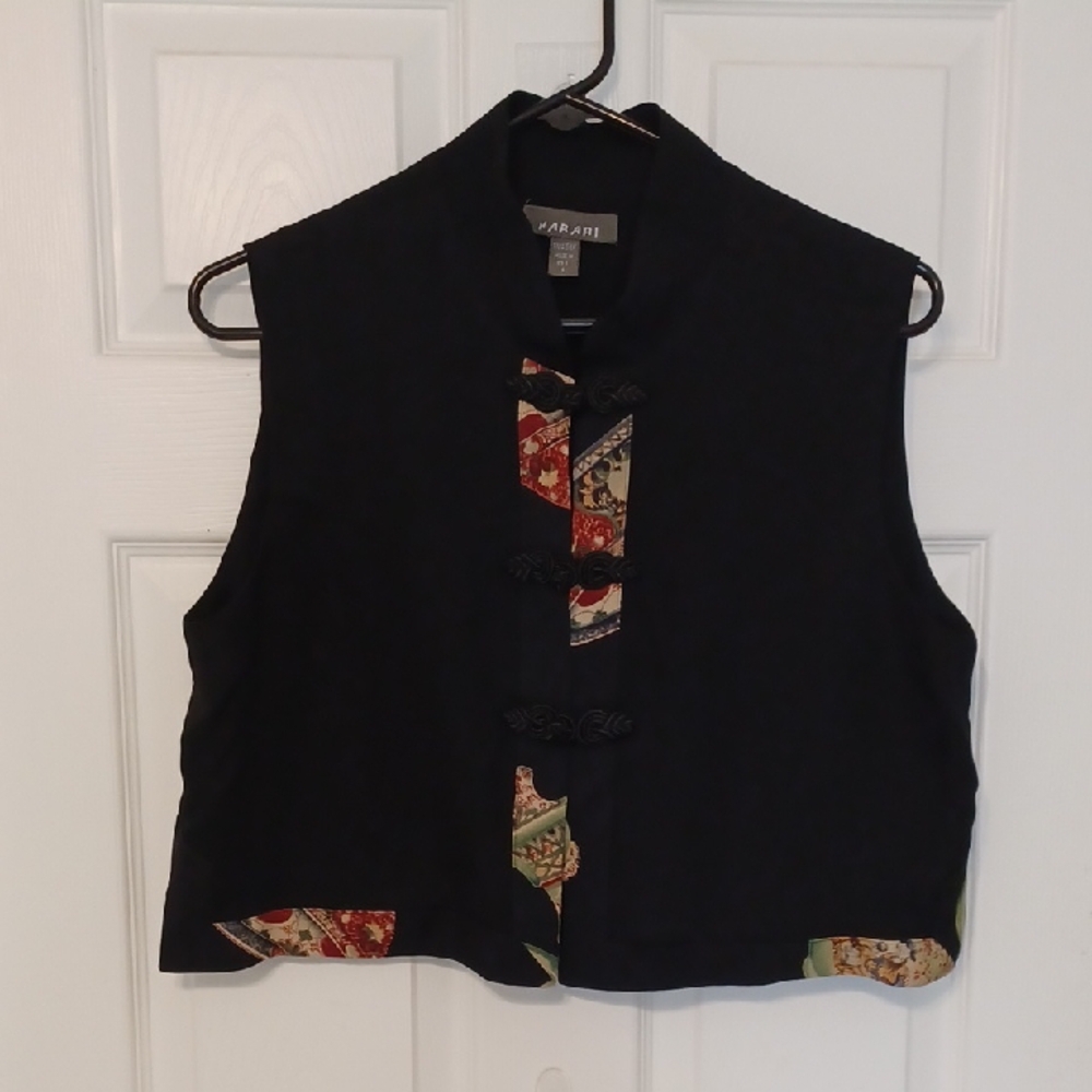 Harari Sz L, 100% SilkBlack Sleeveless Vest with Patterned Accents Frog Closure